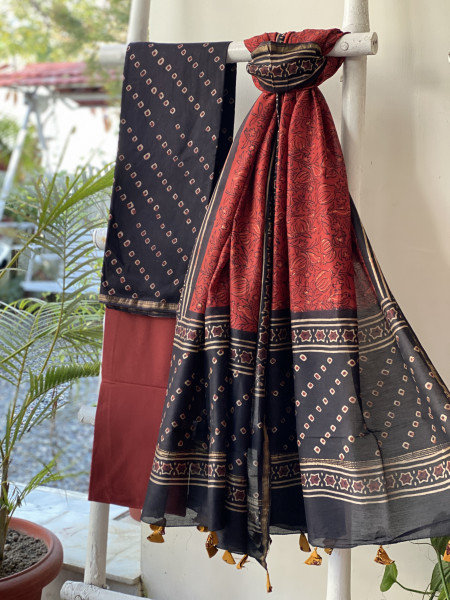 BLACK-MAROON HAND BLOCK PRINT CHANDERI SILK & COTTON DUPATTA SET