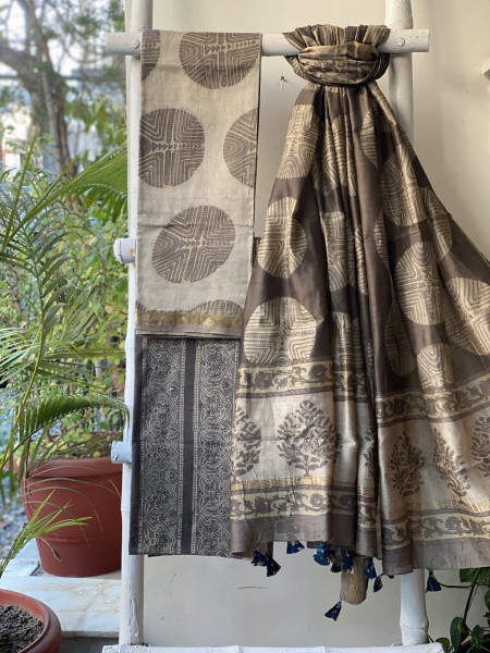 GREY HAND BLOCK PRINT CHANDERI SILK & COTTON DUPATTA SET