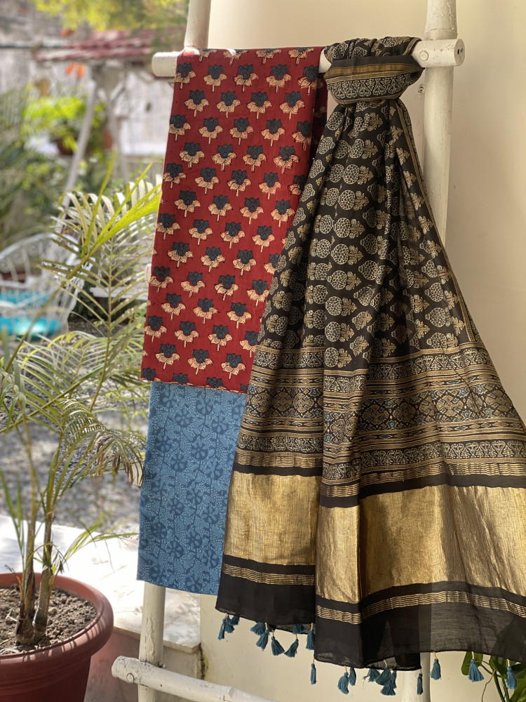 Image of MAROON-BLACK COTTON CHANDERI DUPATTA SET