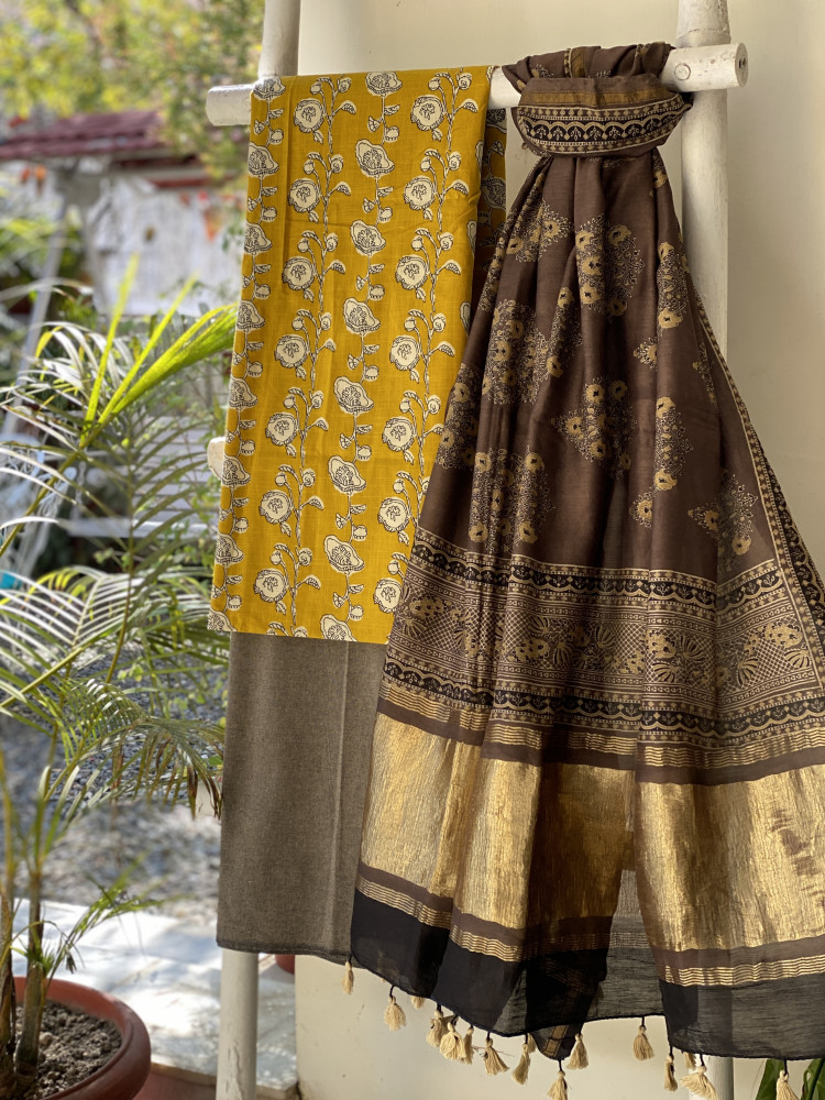 Image of MUSTARD-BROWN COTTON CHANDERI DUPATTA SET