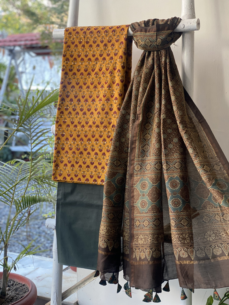 Image of MUSTARD-BLACK COTTON CHANDERI DUPATTA SET