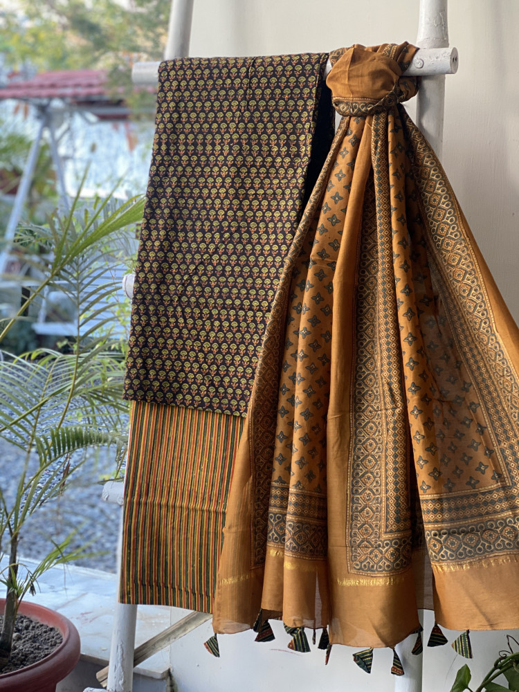 Image of BLACK-MUSTARD COTTON CHANDERI DUPATTA SET