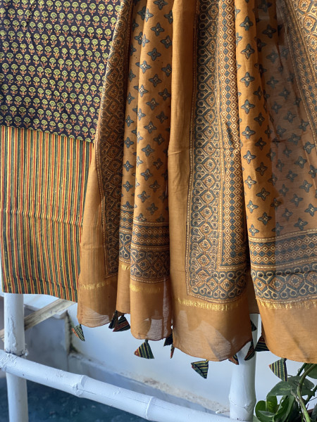 BLACK-MUSTARD COTTON CHANDERI DUPATTA SET