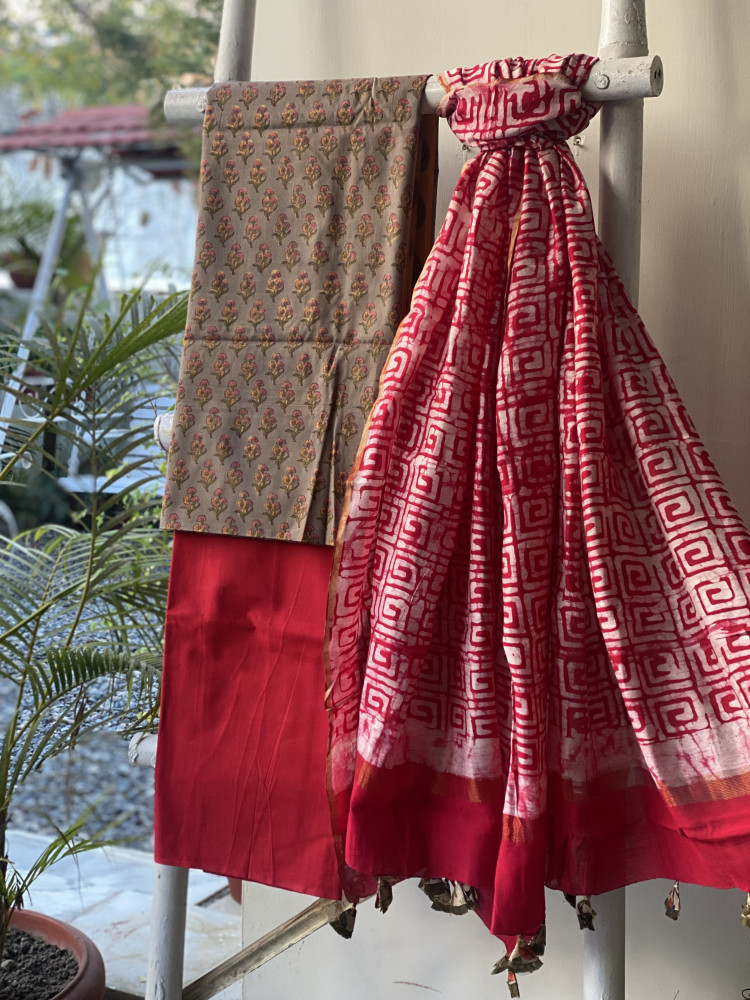 Image of GREY-ROSE COTTON CHANDERI DUPATTA SET