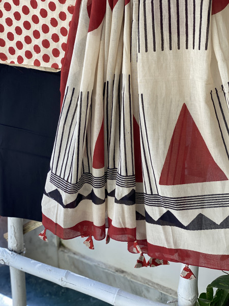 BEIGE HAND BLOCK PRINT MUL COTTON DUPATTA SET