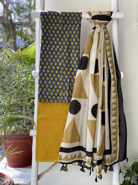 GREY-BEIGE AJRAKH BLOCK PRINT MUL COTTON DUPATTA SET