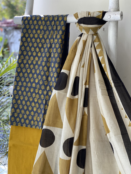 GREY-BEIGE AJRAKH BLOCK PRINT MUL COTTON DUPATTA SET