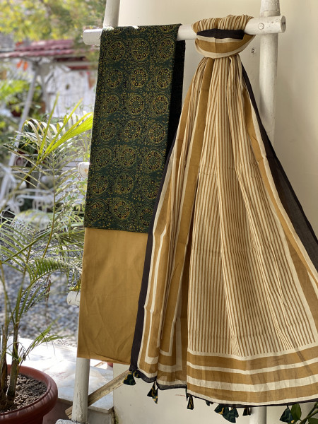 GREEN-BEIGE AJRAKH BLOCK PRINT MUL COTTON DUPATTA SET