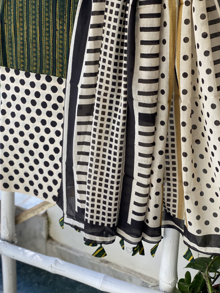 GREEN-OFF WHITE AJRAKH BLOCK PRINT MUL COTTON DUPATTA SET