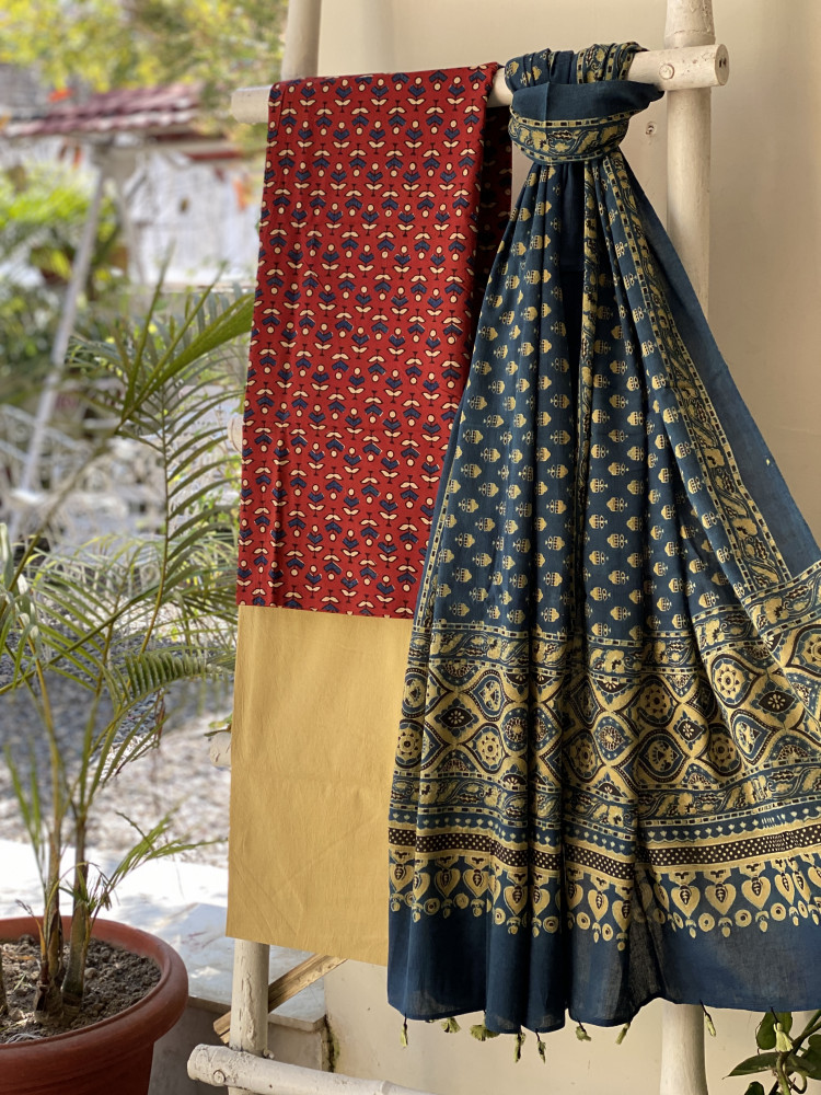 Image of MAROON-INDIGO  AJRAKH BLOCK PRINT MUL COTTON DUPATTA SET