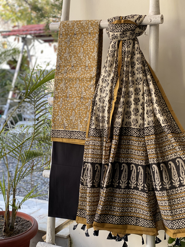 Image of MUSTARD-BLACK  HAND BLOCK PRINT MUL COTTON DUPATTA SET