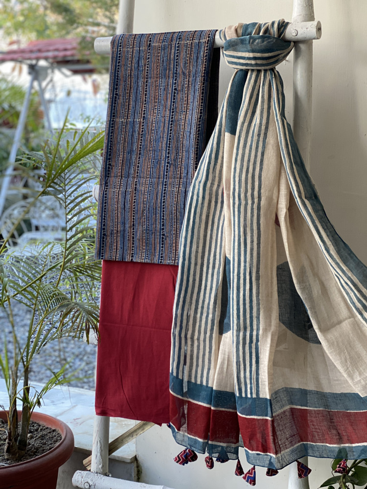 Image of INDIGO-BEIGE BLOCK PRINT LINEN DUPATTA SUIT SET