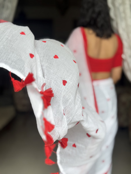 OFF WHITE COTTON MULMUL EMBROIDERED SARI
