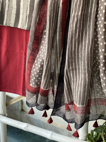 GREY-MAROON BLOCK PRINT LINEN DUPATTA SUIT SET