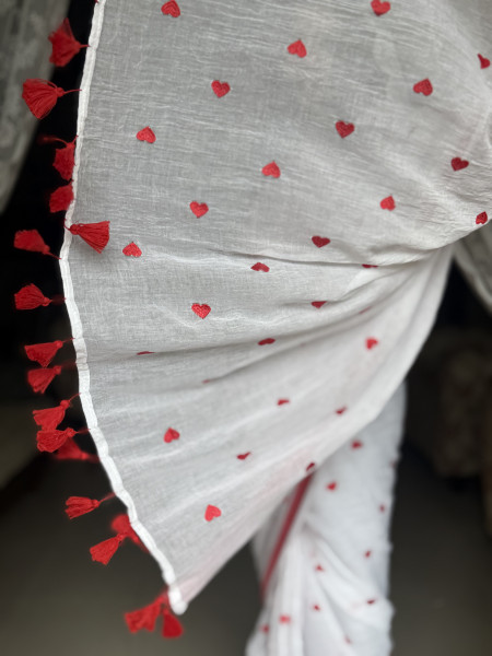OFF WHITE COTTON MULMUL EMBROIDERED SARI