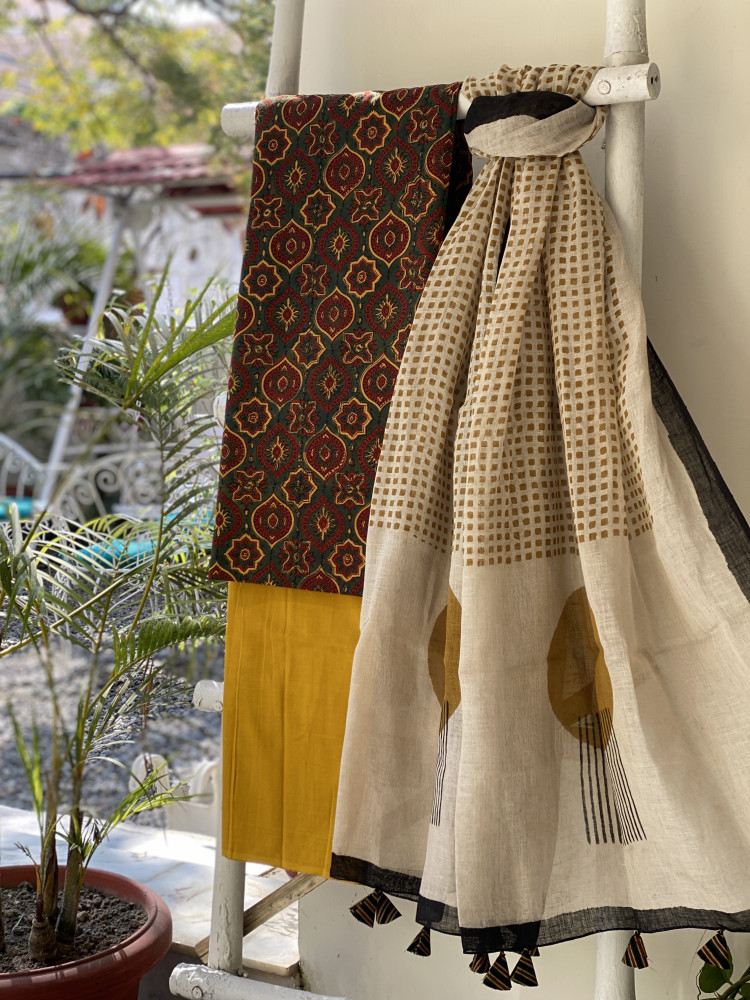 Image of BOTTLE GREEN-BEIGE BLOCK PRINT LINEN DUPATTA SUIT SET