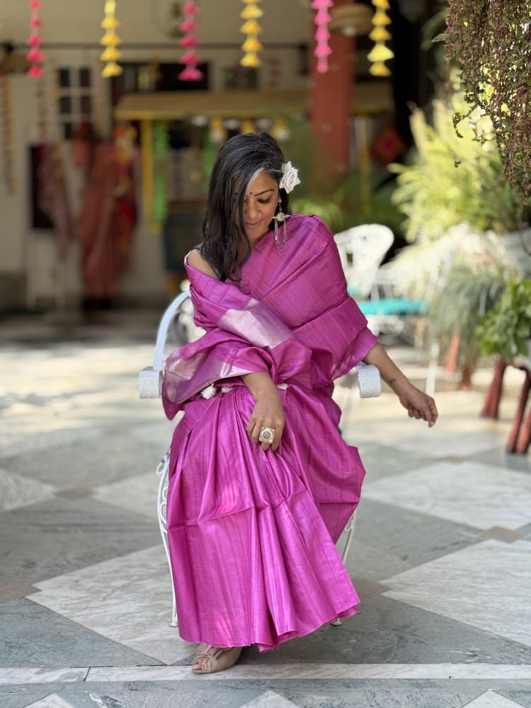 Image of MAGENTA KOSA SILK WOVEN ZARI SARI