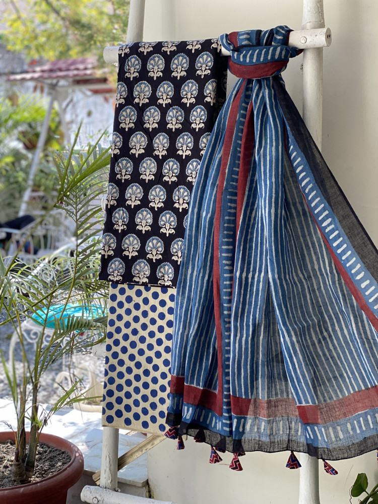 Image of BLACK-INDIGO BLOCK PRINT LINEN DUPATTA SUIT SET