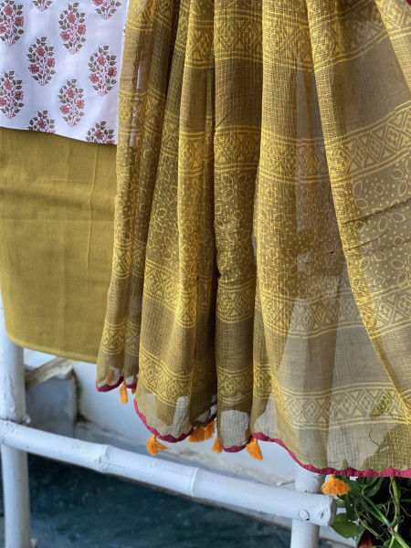 OFF WHITE-MEHNDI GREEN COTTON BLOCK PRINT KOTA DUPATTA SET