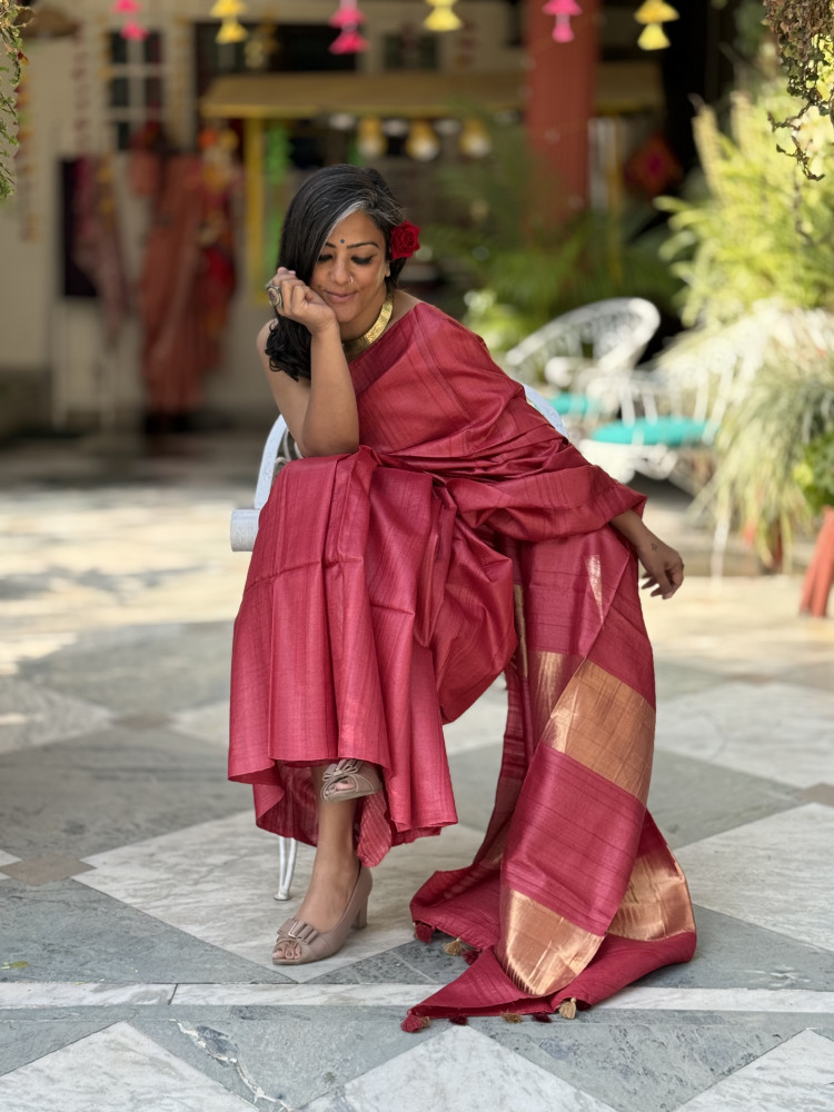 Image of RED KOSA SILK WOVEN ZARI SARI
