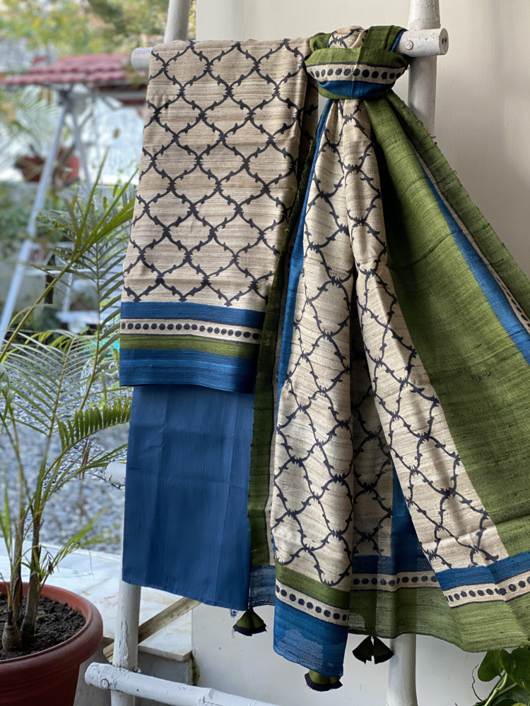 Image of BEIGE-INDIGO GICHA SILK PRINTED DUPATTA SET