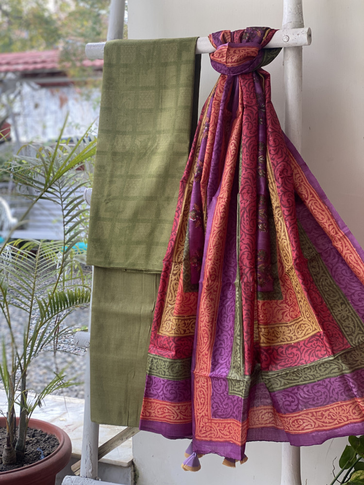 Image of MEHNDI GREEN-MULTICOLOUR TUSSAR SILK PRINTED DUPATTA SET