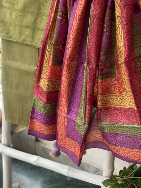 MEHNDI GREEN-MULTICOLOUR TUSSAR SILK PRINTED DUPATTA SET