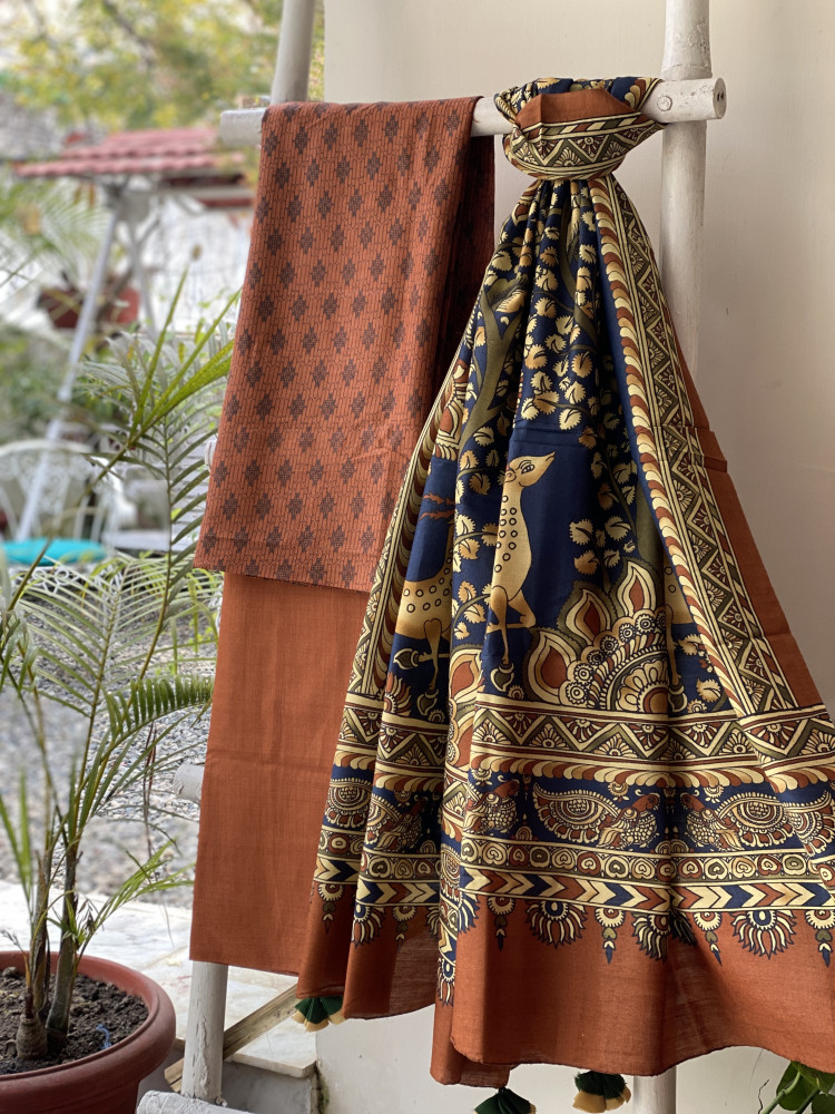 Image of RUST WOVEN SILK PRINTED DUPATTA SET