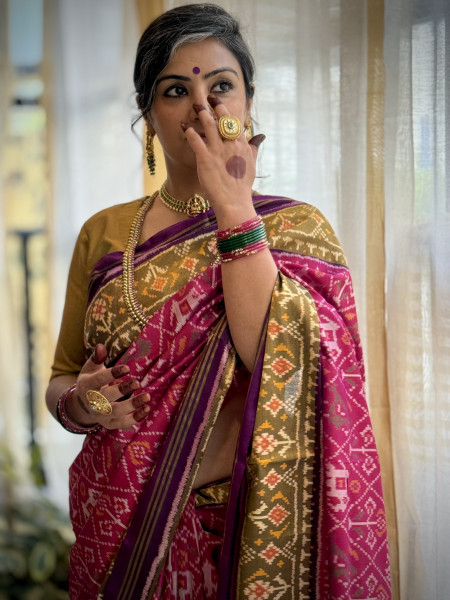 MAGENTA & PURPLE SINGLE IKKAT PATOLA  HAND WOVEN SILK SARI