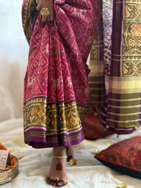 MAGENTA & PURPLE SINGLE IKKAT PATOLA  HAND WOVEN SILK SARI