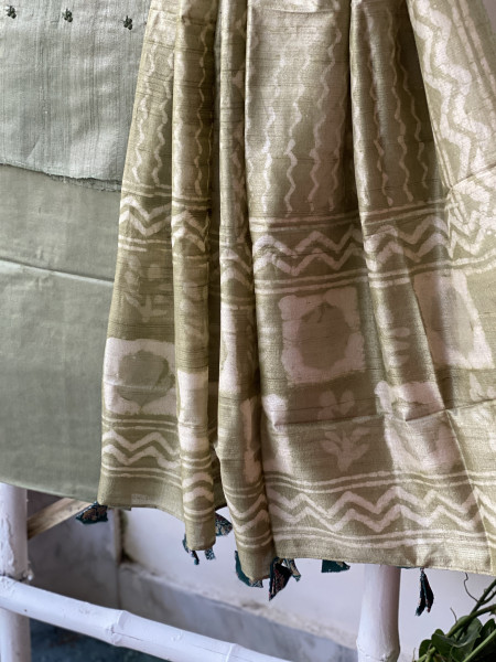 PISTA GREEN TUSSAR SILK BATIK DUPATTA SET