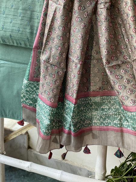 GREEN-GREY TUSSAR SILK PRINTED DUPATTA SET