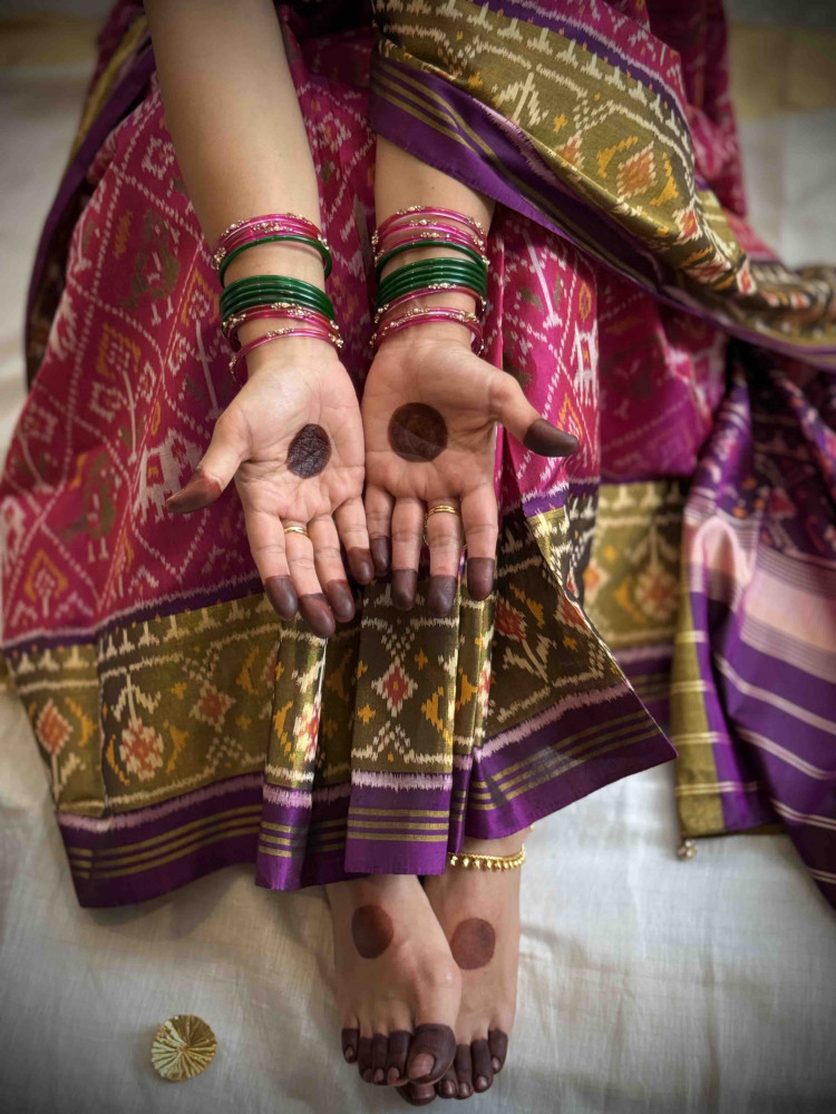 Image of MAGENTA &amp; PURPLE SINGLE IKKAT PATOLA  HAND WOVEN SILK SARI