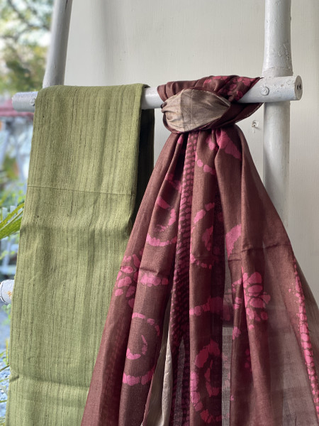MEHNDI GREEN-BROWN TUSSAR SILK BATIK DUPATTA SET