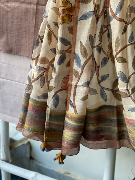 BROWN-OFF-WHITE TUSSAR SILK HAND PAINTED DUPATTA SET