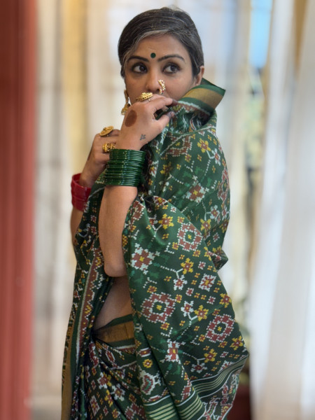 BOTTLE GREEN SINGLE IKKAT PATOLA  HAND WOVEN SILK SARI