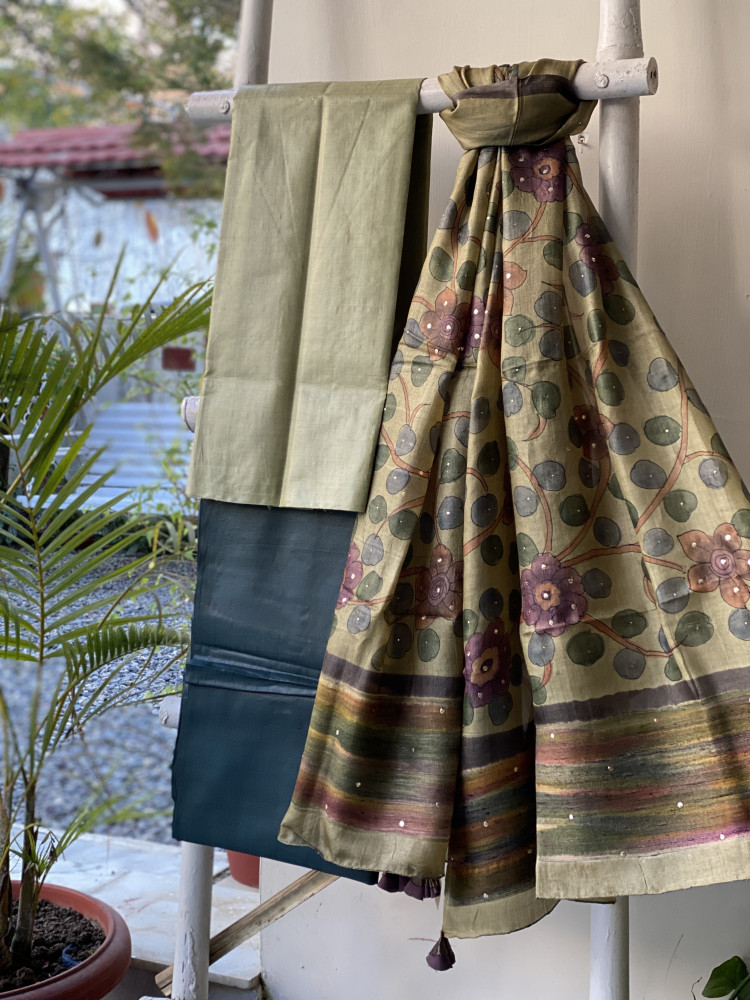 Image of PISTA GREEN TUSSAR SILK HAND PAINTED DUPATTA SET