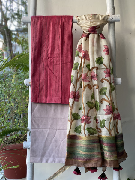 ROSE-OFF WHITE TUSSAR SILK HAND PAINTED DUPATTA SET