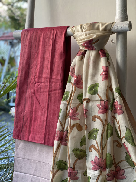 ROSE-OFF WHITE TUSSAR SILK HAND PAINTED DUPATTA SET