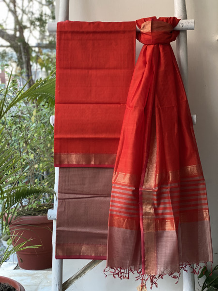 RED-FAWN MAHESHWARI SILK & COTTON ZARI BORDER WOVEN DUPATTA SET