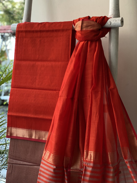 RED-FAWN MAHESHWARI SILK & COTTON ZARI BORDER WOVEN DUPATTA SET