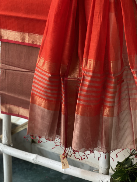RED-FAWN MAHESHWARI SILK & COTTON ZARI BORDER WOVEN DUPATTA SET
