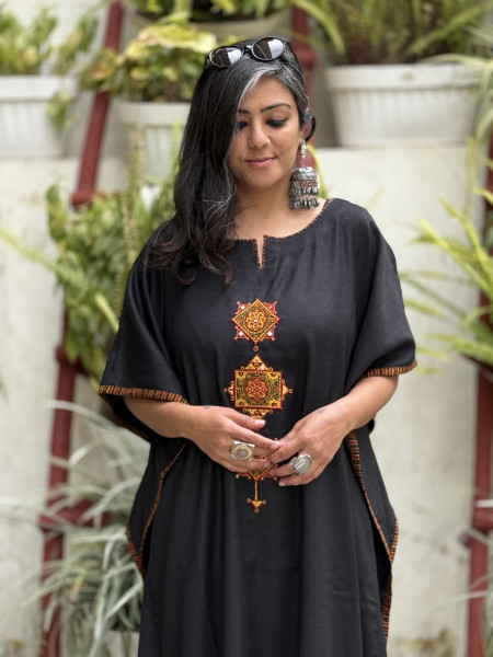 BLACK PURE WOOL EMBROIDERED KAFTAN