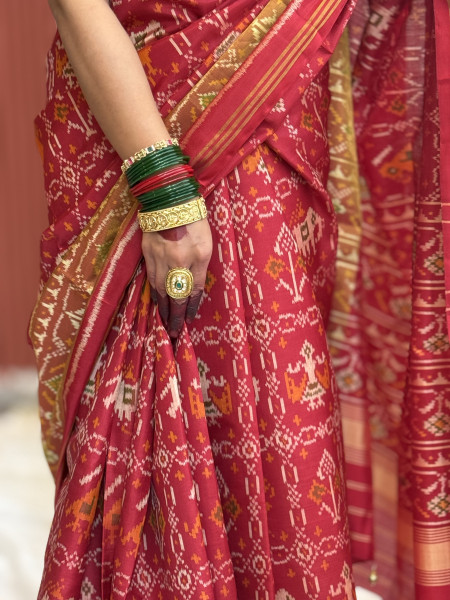 RED SINGLE IKKAT PATOLA  HAND WOVEN SILK SARI
