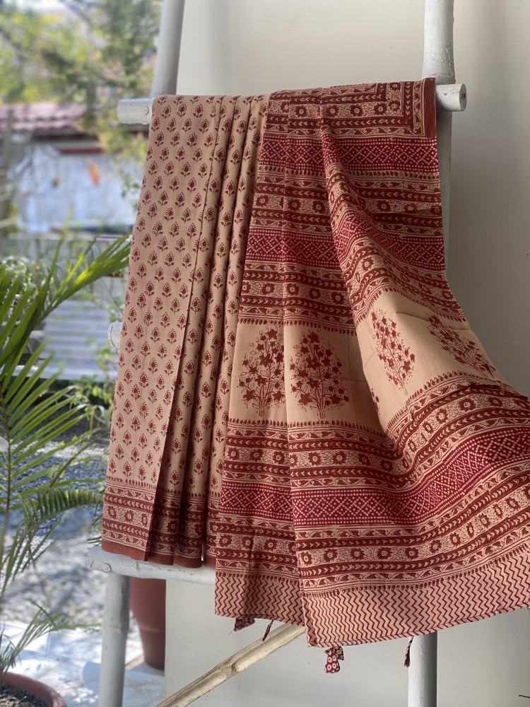 Image of BEIGE-RED HAND BLOCK PRINT COTTON MULL SARI