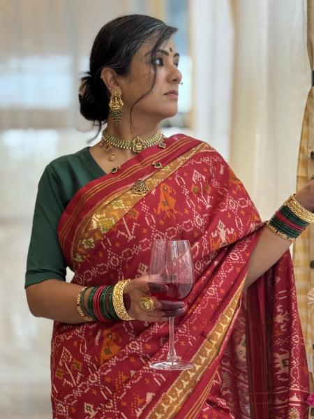 RED SINGLE IKKAT PATOLA  HAND WOVEN SILK SARI