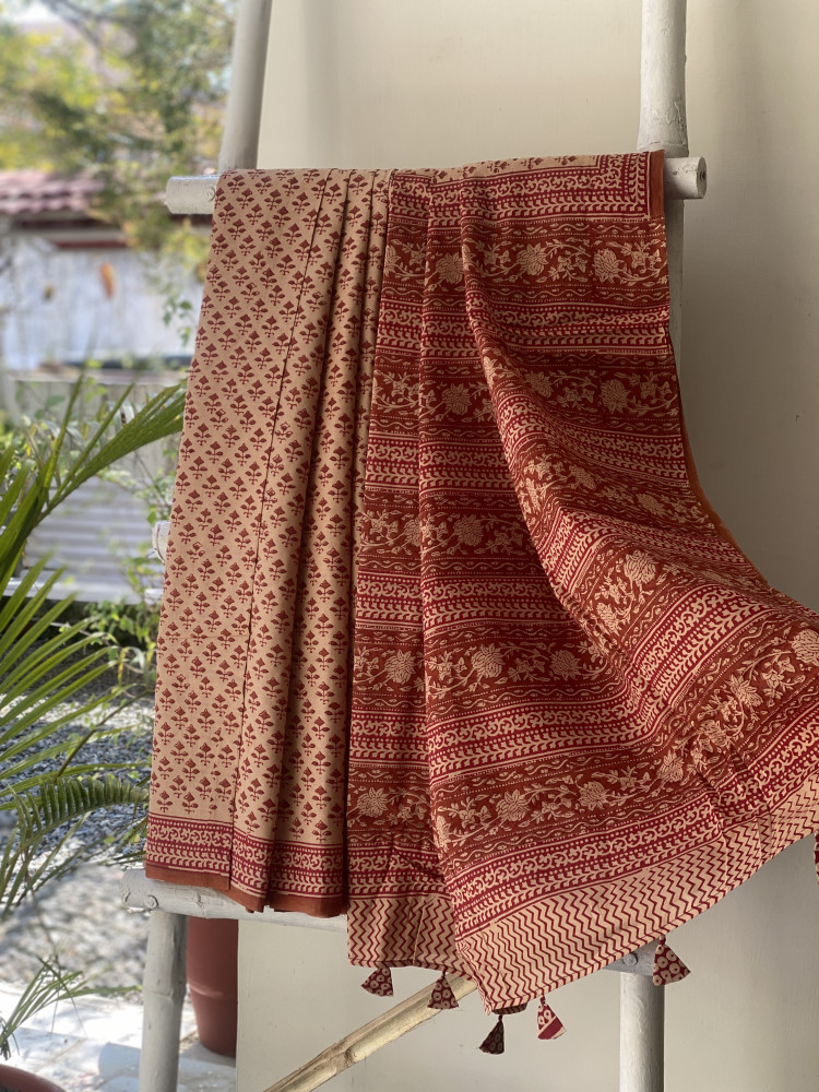 Image of BEIGE-RED HAND BLOCK PRINT COTTON MULL SARI