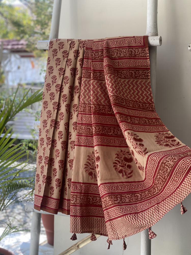 Image of BEIGE-RED HAND BLOCK PRINT COTTON MULL SARI