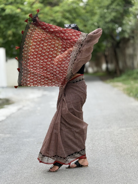 BEIGE-MAROON HAND BLOCK PRINT COTTON KOTA SARI