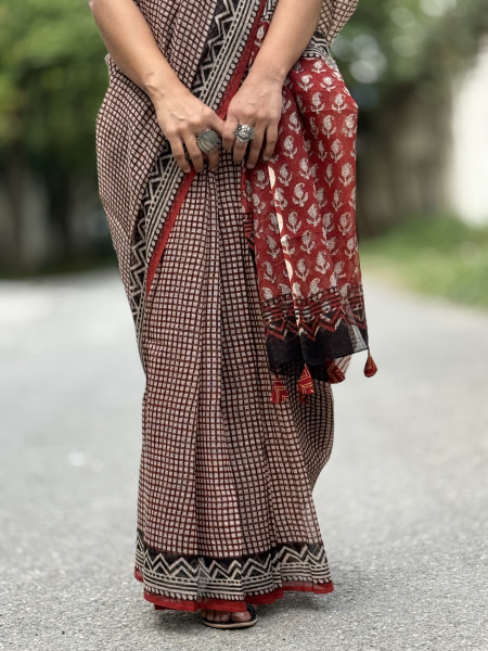 BEIGE-MAROON HAND BLOCK PRINT COTTON KOTA SARI